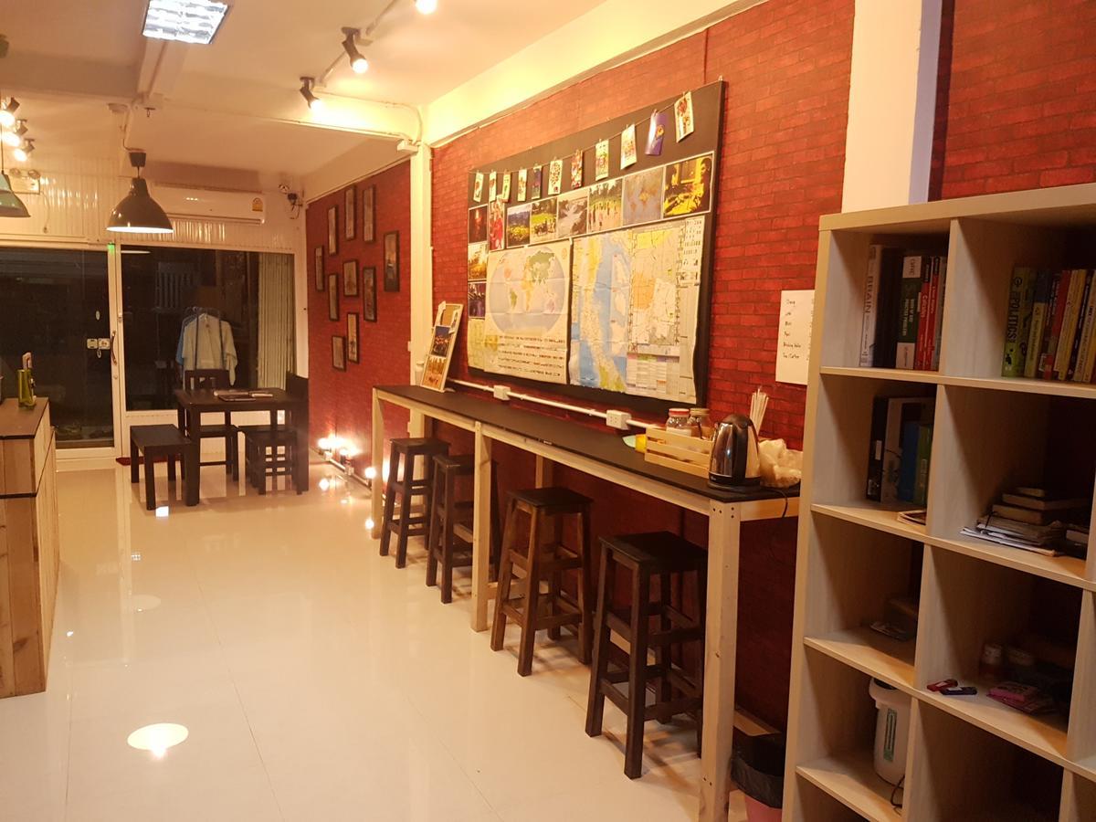 Mana Hostel Bangkok Exterior photo